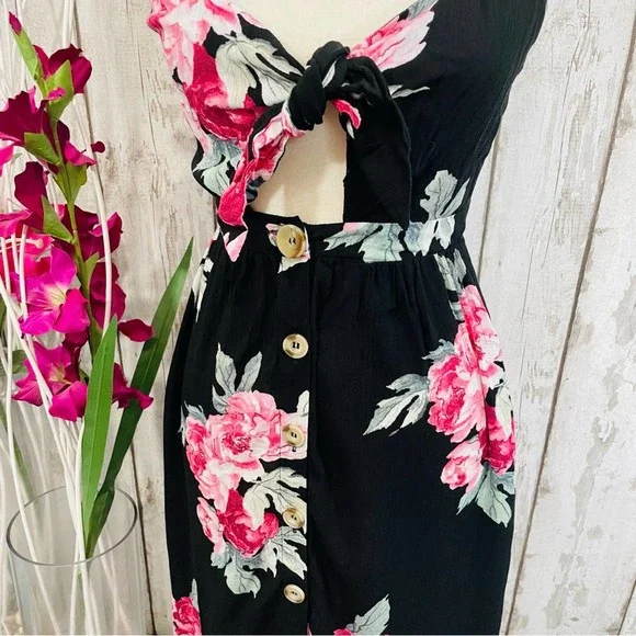 Mimi Chica - NWOT Front Tie Floral Dress - Picture 5 of 12